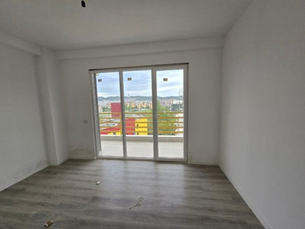 Tirane, shitet apartament 3+1+Ballkon Kati 8, 144 m² 223.500 € 