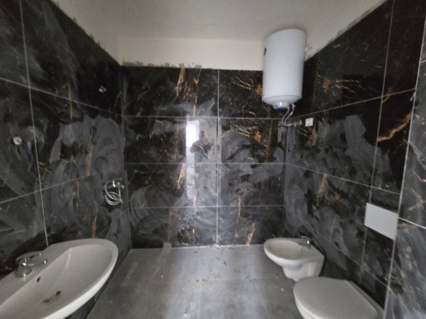 Tirane, shitet apartament 3+1+Ballkon Kati 8, 144 m² 223.500 € 
