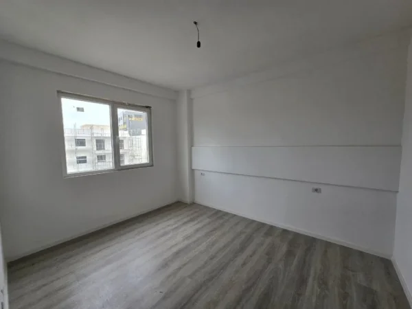 Tirane, shitet apartament 3+1+Ballkon Kati 8, 144 m² 223.500 € 