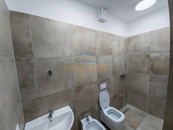 0683487469 Tirane, jepet me qera ambjent biznesi Kati 2, 99 m² 900 € (Komuna e Parisit , Kika 2)
