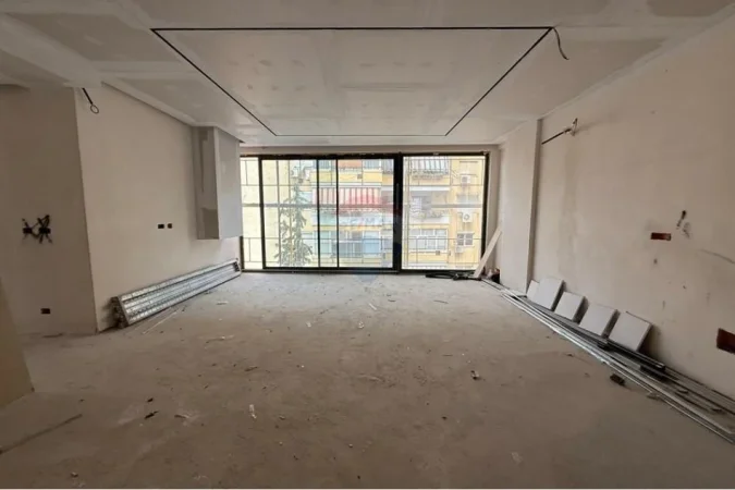 Tirane, shes apartament 2+1+Ballkon , 105 m² 