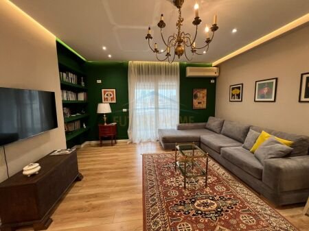 Tirane, jepet me qera apartament 1+1 Kati 9, 70 m² 700 € 
