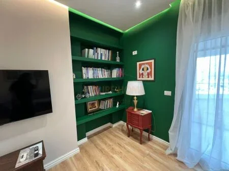 Tirane, jepet me qera apartament 1+1 Kati 9, 70 m² 700 € 