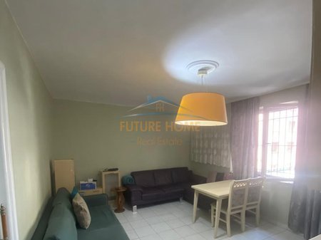 Tirane, jepet me qera apartament 2+1 Kati 2, 80 m² 550 € 