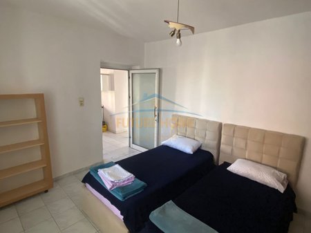 Tirane, jepet me qera apartament 2+1 Kati 2, 80 m² 550 € 