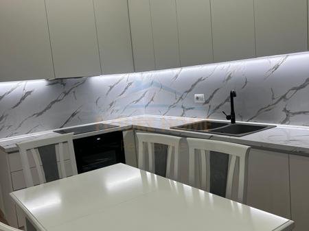 Tirane, jepet me qera apartament 2+1 Kati 6, 106 m² 800 € 