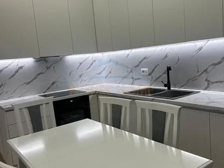 Tirane, jepet me qera apartament 2+1 Kati 6, 106 m² 800 € 
