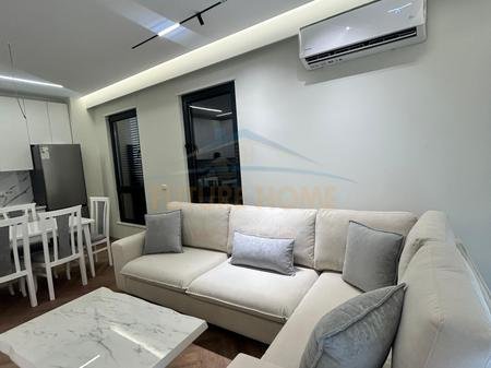 Tirane, jepet me qera apartament 2+1 Kati 6, 106 m² 800 € 