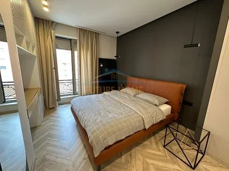 Tirane, jepet me qera apartament 1+1 , 72 m² 1.000 € 