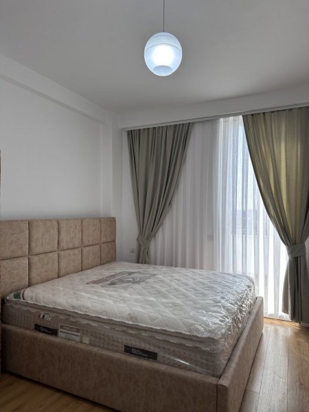 Tirane, jepet me qera apartament 2+1+Ballkon Kati 5, 113 m² 600 € (astir)