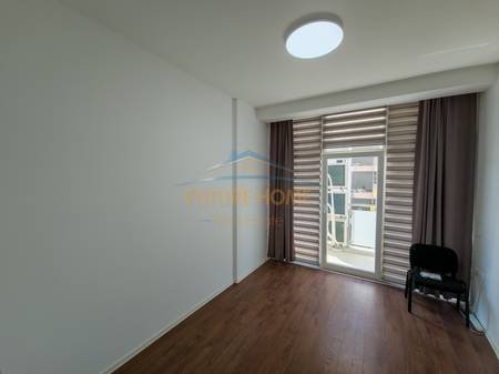 Tirane, jepet me qera ambjent biznesi Kati 2, 98 m² 900 € 