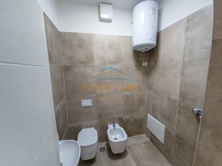 Tirane, jepet me qera ambjent biznesi Kati 2, 98 m² 900 € 
