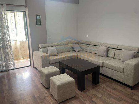Tirane, jepet me qera apartament 2+1 Kati 3, 114 m² 600 € 