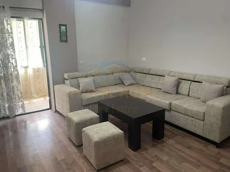 Tirane, jepet me qera apartament 2+1 Kati 3, 114 m² 600 € 