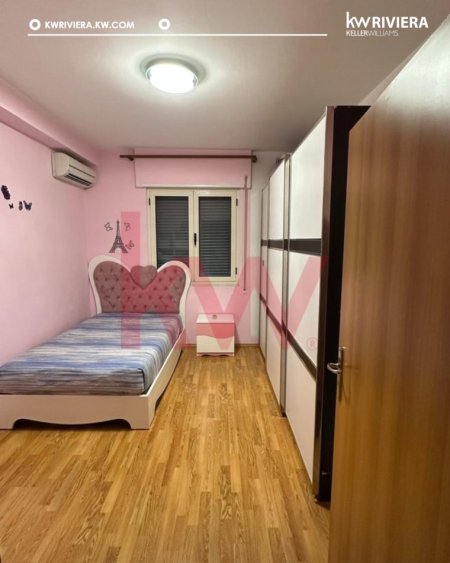 Durres, jepet me qera apartament 2+1 , 100 m² 800 € (Prane Bashkise Durres)