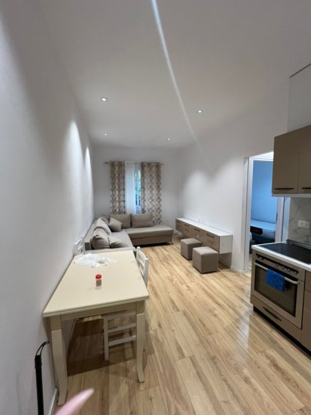 Tirane, shitet apartament 1+1 Kati 0, 35 m² 51.000 € (Fresku)