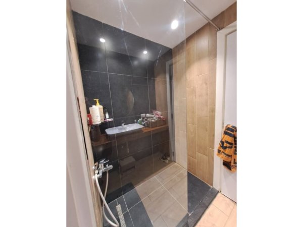 Tirane, jepet me qera apartament duplex Kati 0, 125 m² 900 € 