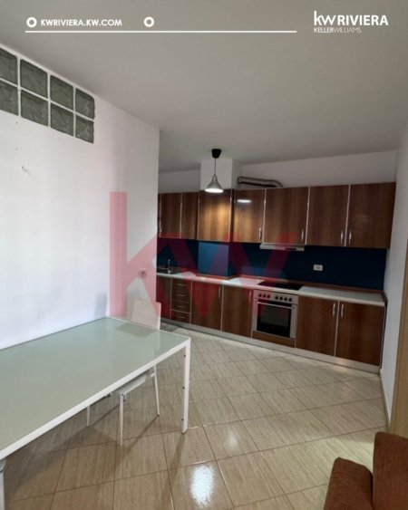 Durres, jap me qera apartament 2+1 , 80 m² 400 € (Prane Poliklinikes Durres)