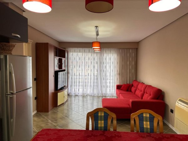 Tirane, jepet me qera 2+1+Ballkon Kati 2, 85 m² 650 € (Bill klinton)