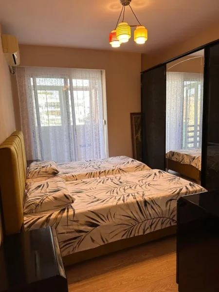 Tirane, jepet me qera 2+1+Ballkon Kati 2, 85 m² 650 € (Bill klinton)