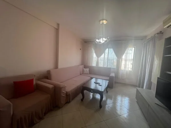 Tirane, shitet apartament 1+1 Kati 8, 77 m² 105.000 € 