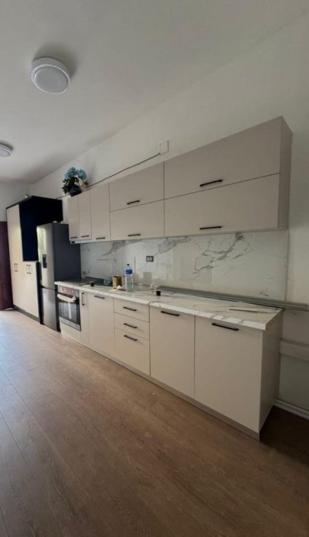 Tirane, jepet me qera apartament 1+1 Kati 1, 460 € 