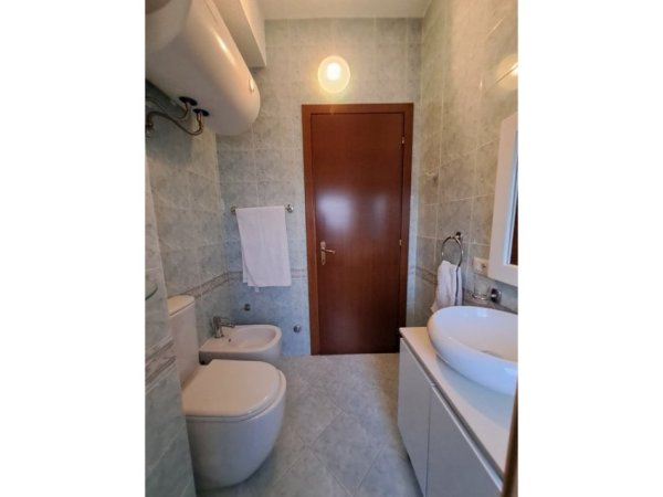 0683487469 Tirane, jepet me qera apartament 2+1 Kati 7, 98 m² 750 € (Prane Sheshit Avni Rustemi , Pazari i Ri)