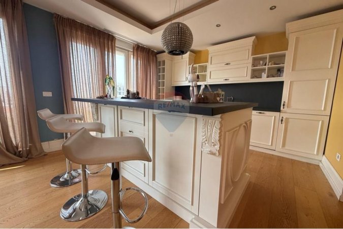 Tirane, shitet apartament+verande | Penthouse 3+1+Aneks+Ballkon Kati 8, 293 m² 990.000 € (rruga budi)