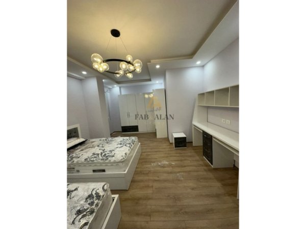 Tirane, jepet me qera apartament 2+1 Kati 7, 127 m² 600 € (Kamez)