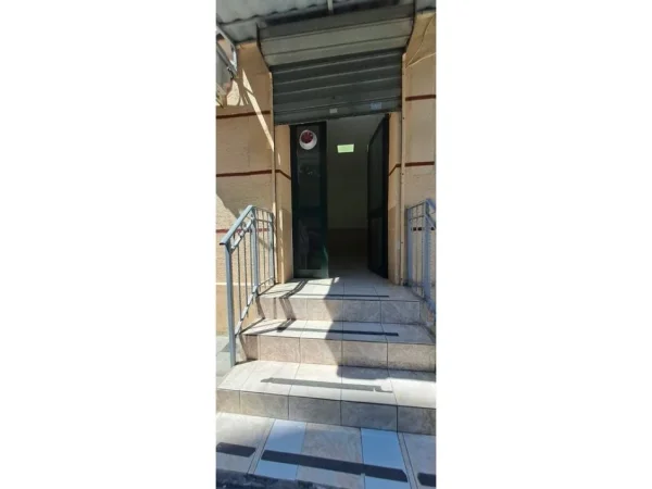 Tirane, jepet me qera ambjent biznesi Kati 0, 17 m² 300 € 