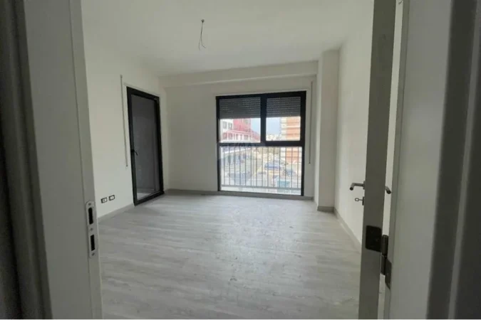 Tirane, shes apartament 3+1+Aneks+Ballkon Kati 1, 148 m² 250.000 € (bulevardi i ri)