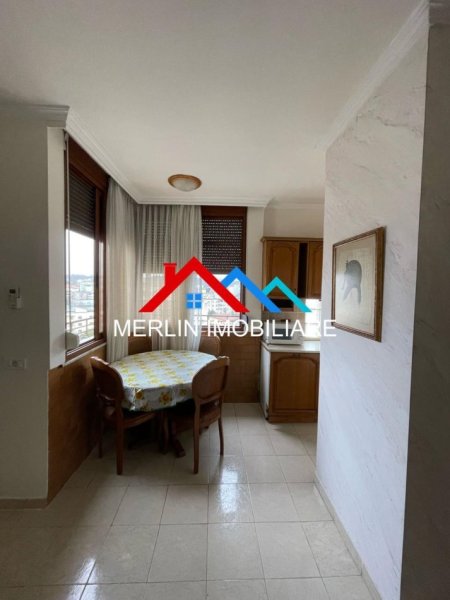 Tirane, jepet me qera apartament 2+1+Ballkon Kati 8, 80 m² 650 € (RR. PETRO NINI LUARASI,TREGU ELEKTRIK)