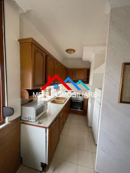 Tirane, jepet me qera apartament 2+1+Ballkon Kati 8, 80 m² 650 € (RR. PETRO NINI LUARASI,TREGU ELEKTRIK)
