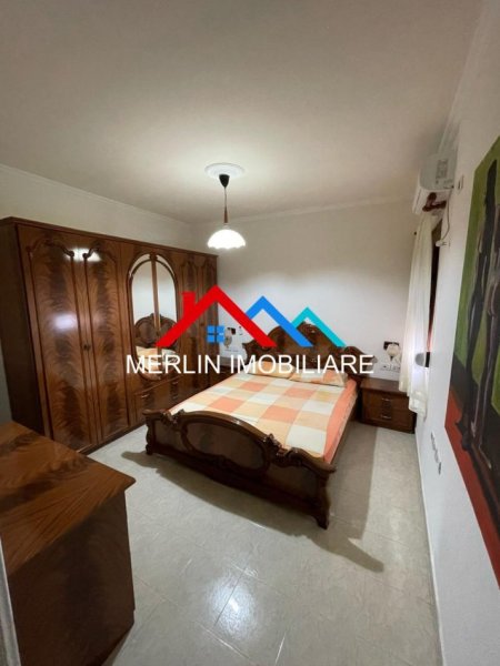 Tirane, jepet me qera apartament 2+1+Ballkon Kati 8, 80 m² 650 € (RR. PETRO NINI LUARASI,TREGU ELEKTRIK)