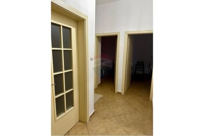 Tirane, shitet apartament 1+1+Ballkon Kati 1, 185.000 € 