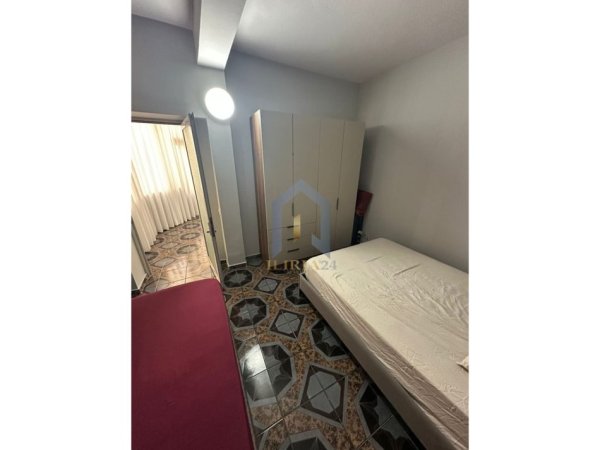 Tirane, jepet me qera apartament 2+1+Ballkon Kati 2, 120 m² 500 € (Ish Parku)