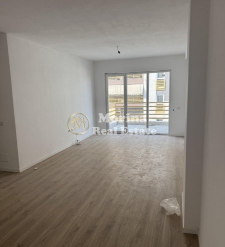Tirane, shitet apartament 1+1 Kati 5, 76 m² 123.000 € (Laprake)