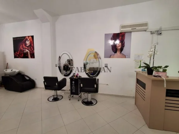 Tirane, shitet ambjent biznesi Kati 0, 54 m² 108.000 € (Astir)