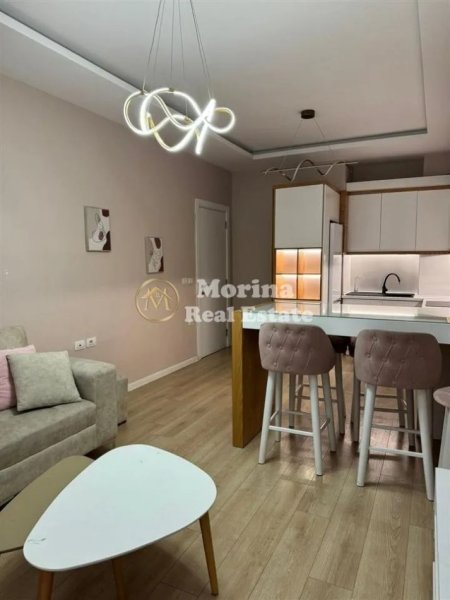 Tirane, jepet me qera apartament 2+1 Kati 3, 98 m² 1.000 € (Casa Italia)