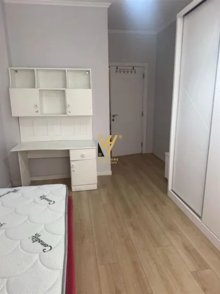 Tirane, jepet me qera apartament 2+1+Ballkon Kati 4, 98 m² 1.200 € (CASA ITALIA)