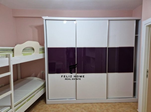 Tirane, jepet me qera apartament 3+1 Kati 5, 105 m² 800 € (ZOGU ZI)