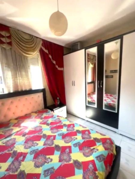 JEPET ME QERA APARTAMENTI 2+1 NE VASIL SHANTO, Kati 3, 90 m² 500 €uro