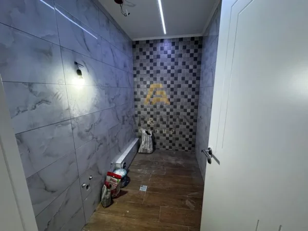 Tirane, shitet apartament 2+1 Kati 4, 124 m² 124.000 € (Fresk)