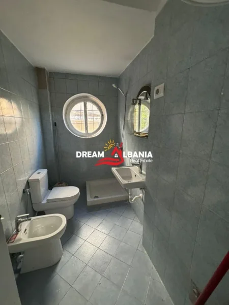Tirane, jepet me qera apartament 2+1 Kati 2, 63 m² 500 € (te 21 Dhjetori rruga Muhamet Gjollesha)
