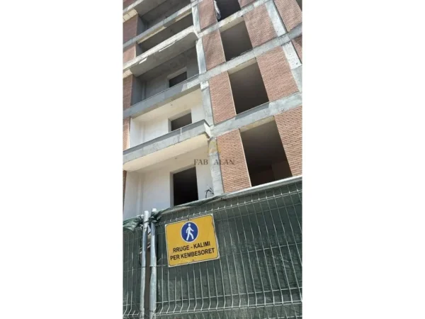 Tirane, shitet apartament 2+1 Kati 1, 97 m² 124.500 € (Fresk)