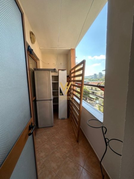 Tirane, jepet me qera apartament 1+1+Ballkon Kati 4, 60 m² 500 € (KOMUNA E PARISIT)