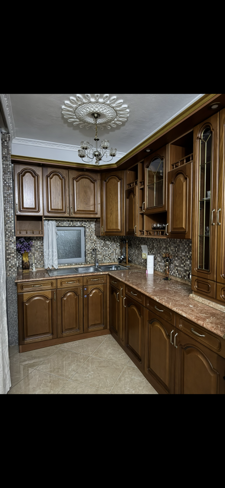 Tirane, jepet me qera 1+1+Ballkon Kati 1, 1 m² 400 € (NELA 5,ASTIR)