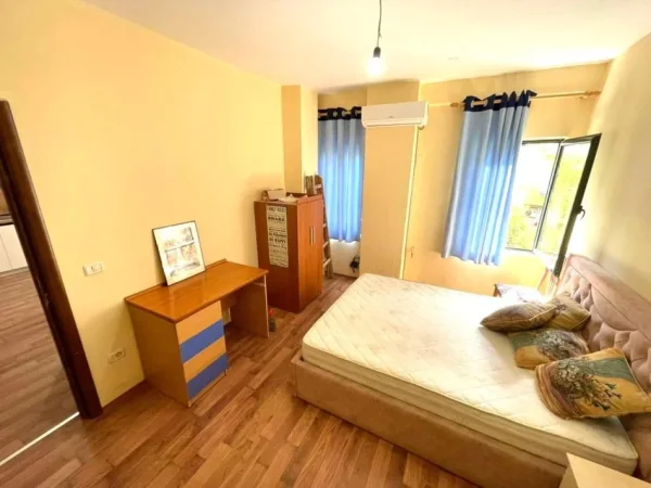 Tirane, jepet me qera apartament 2+1 Kati 2, 110 m² 600 Euro (Don Bosko)