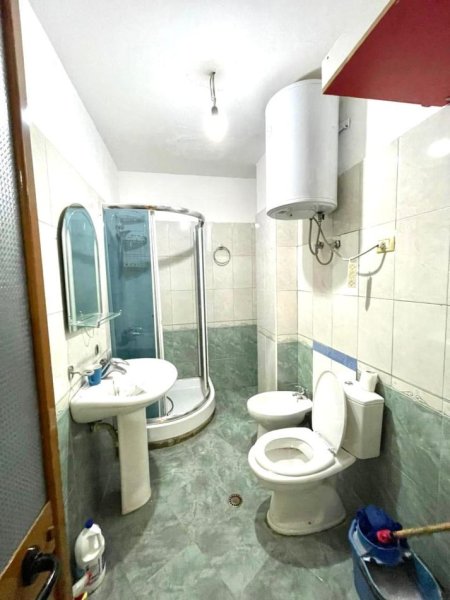 Tirane, jepet me qera apartament 2+1 Kati 2, 110 m² 600 Euro (Don Bosko)