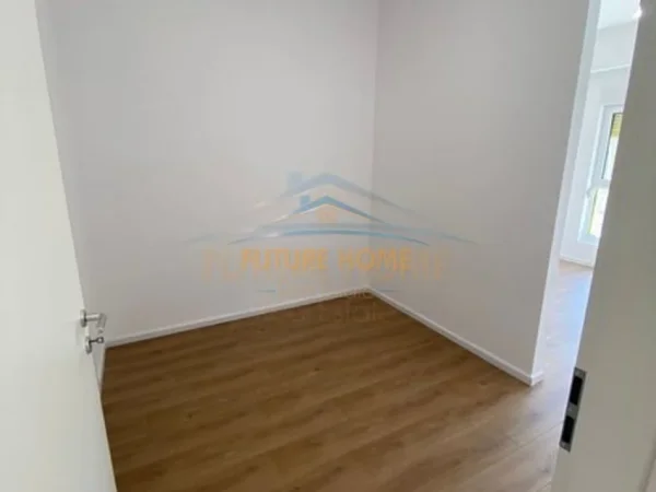 Shitet, Apartament 2+1+2, Rezidenca Kaimi, Alidemi, Tiranë. AREA40849